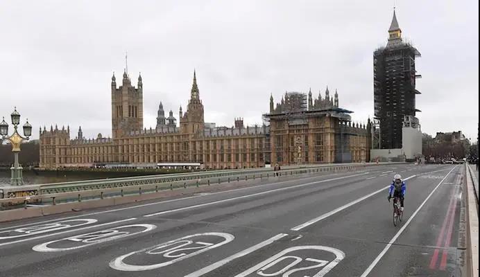 放弃了!英国政府将宣布民众“与新冠共存”,解除掉所有防疫措施